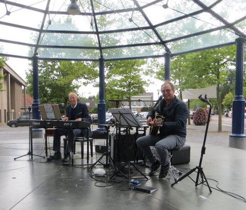 Live muziek op de kiosk in Oisterwijk