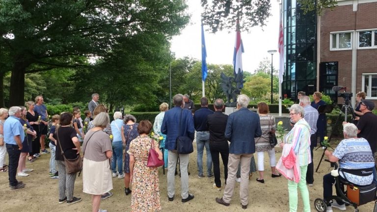 Oisterwijk herdenkt op 4 mei tijdens de Nationale Dodenherdenking