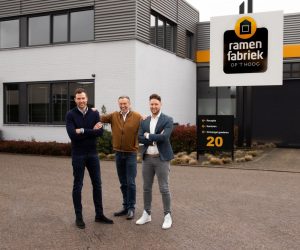 Maladroit verkorten natuurkundige Kunststof Ramenfabriek Op 't Hoog wisselt na 35 jaar van eigenaar * |  Oisterwijk Nieuws