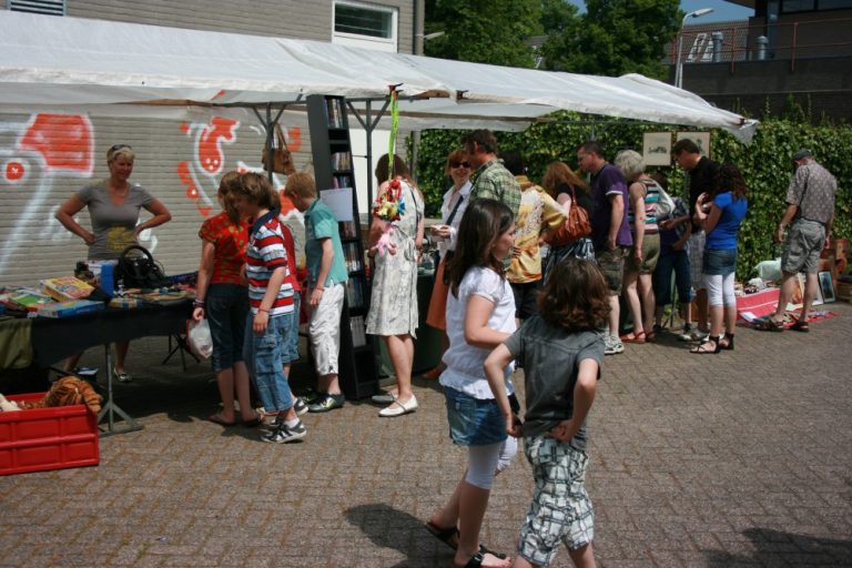 Tweede Pinksterdag grote rommelmarkt in Centrum Oisterwijk