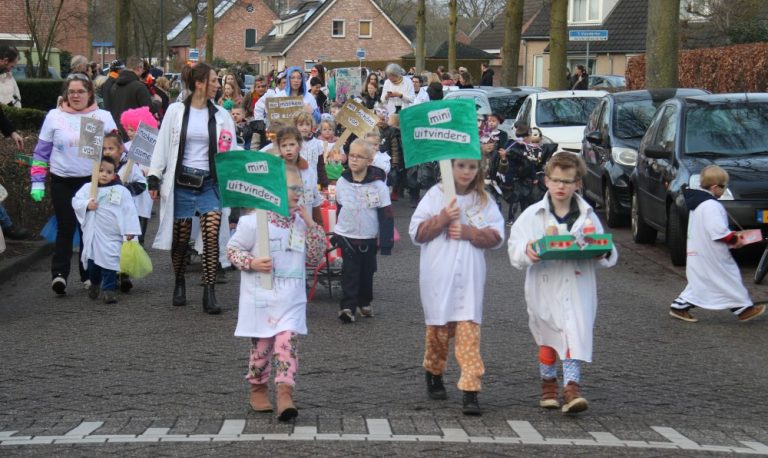 SMC start Moergestels Carnaval 2024 met Sauwel en Optocht
