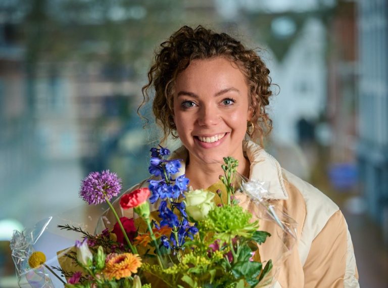 Juul van Schaijk van Loket Wegwijs in Oisterwijk genomineerd voor Sociaal Werker 2023