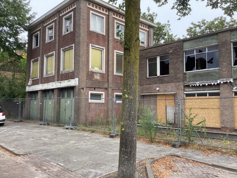 Kartonnagefabriek Baerdijk Oisterwijk is rotte kies met een weifelende tandarts