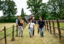 Brookside Barn live bij Mie Pieters in Heukelom