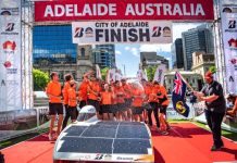 Huub Kavelaars bezoekt De Tovervogel in Oisterwijk met bijzondere zonneauto
