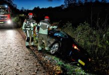 Auto in sloot in Oisterwijk