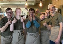 Aanschuiftafel Oisterwijk was te gast bij Brownies en Downies