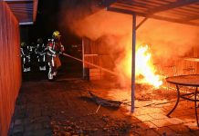 Brandweer Oisterwijk blust brandende matrassen