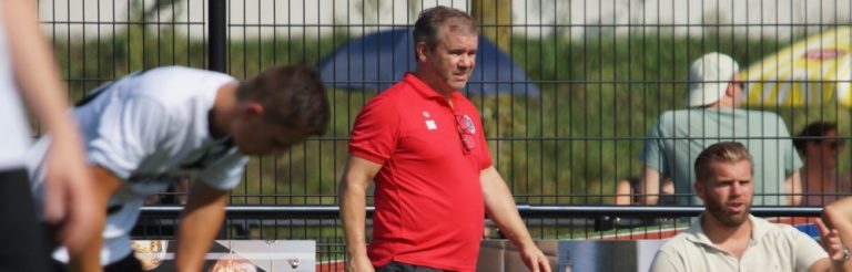 Bas Gösgens blijft jaar langer trainer bij Trinitas Oisterwijk