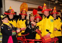 Brandweerfiets van Ad de Brandwacht naar Döllekesgatse brandweervrijwilligers