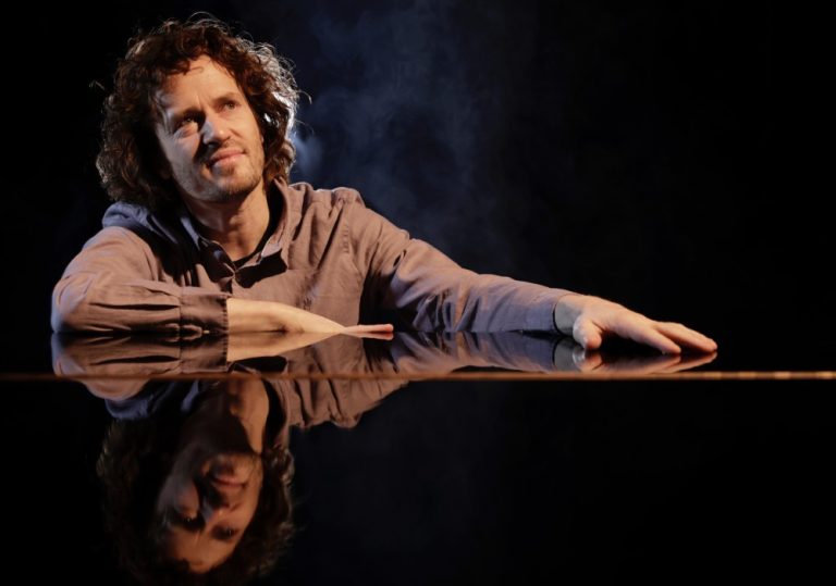 Zanger en pianist Roon Staal komt deze winter naar Oisterwijk