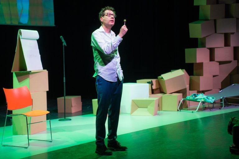 Gratis naar theatervoorstelling over positief coachen voor ouders