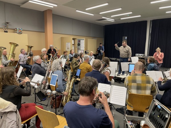 Muzikale kansen met informatie op muziekmarkt