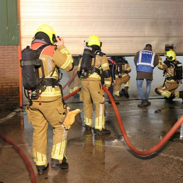 Beknelling en brand in loods bij oefening Brandweer Haaren