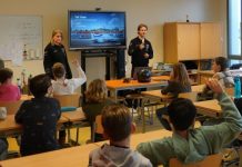 Oud-leerling Huub Kavelaars bezoekt met Brunel Solar Team basisschool De Tovervogel in Oisterwijk