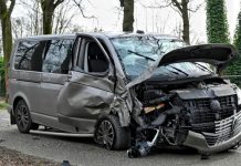 Gewonde bij botsing tegen boom in Oisterwijk