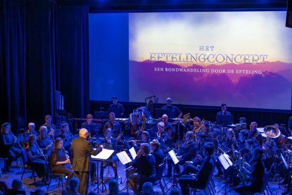 Volle zaal bij het Eftelingconcert van Asterius en Bibliotheek Oisterwijk