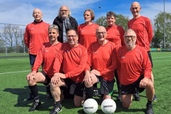 Old Stars Oisterwijk wint finale walking voetbal