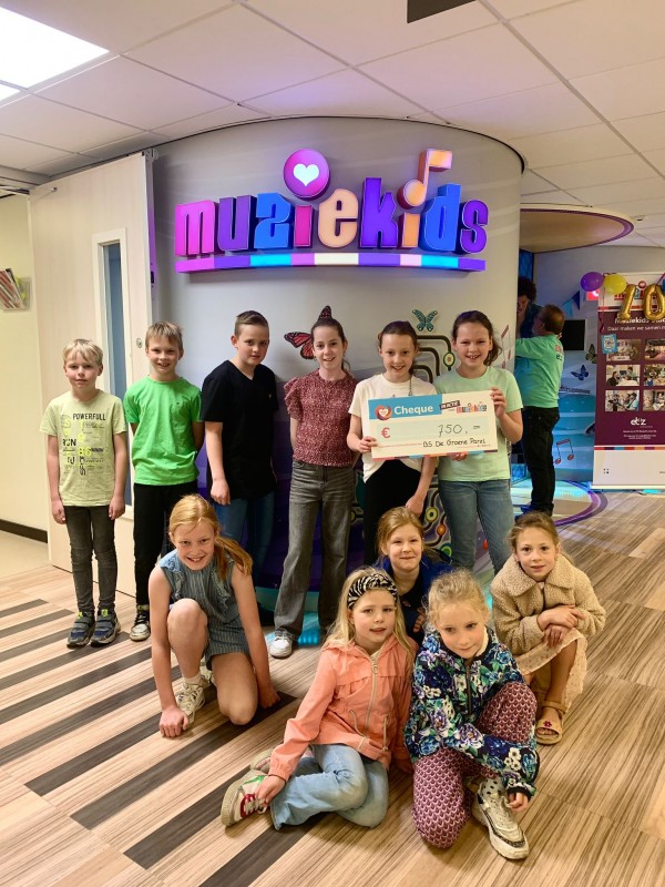 Oisterwijkse schoolkids doneren 750 euro aan Muziekids Tilburg
