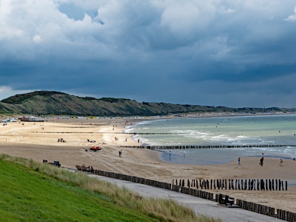Nieuwe expositie over zon, zee en zomer in Zeeland