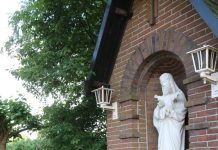 Meimaand Mariamaand met Onze Lieve vrouw in Heukelom