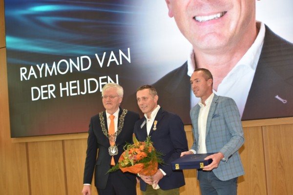 Ook een lintje voor Raymond van der Heijden van EHBO en Heartsafe Oisterwijk