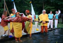 Beeldbank Oisterwijk: Nieuwe accommodatie bespelers Natuurtheater in 2011 geopend.