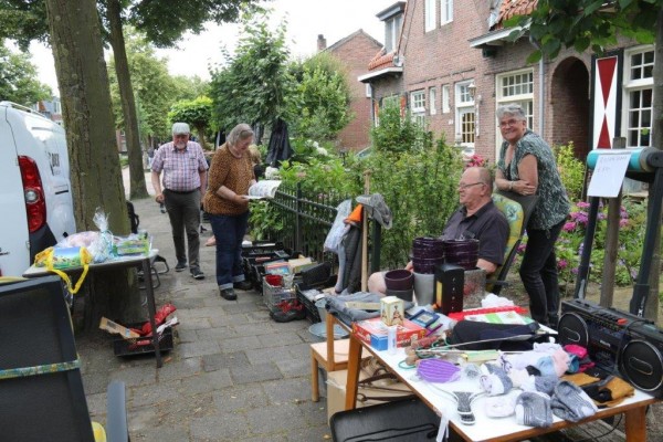 Garagesale in de wijk Westend Oisterwijk
