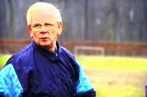 Beeldbank Oisterwijk: Taxandria voetbaltraining jeugd 1994