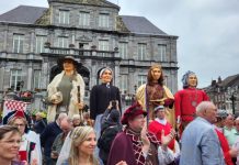 Oisterwijkse reuzen trokken door Maastricht (+Film)