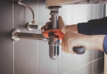 Hoe goed onderhoud van je badkamer lekkages kan voorkomen *