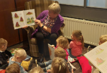 Voorleeshalfuurtje in bibliotheek Haaren, Moergestel en Oisterwijk
