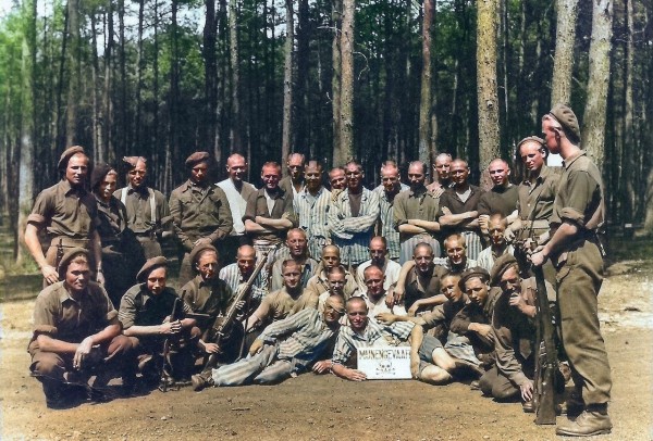Mannen in pyjama’s bij IVN Oisterwijk