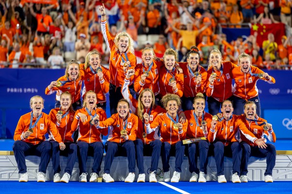 HOCO Oisterwijk trots op Moergestelse Freeke Moes en Olympische hockeydames