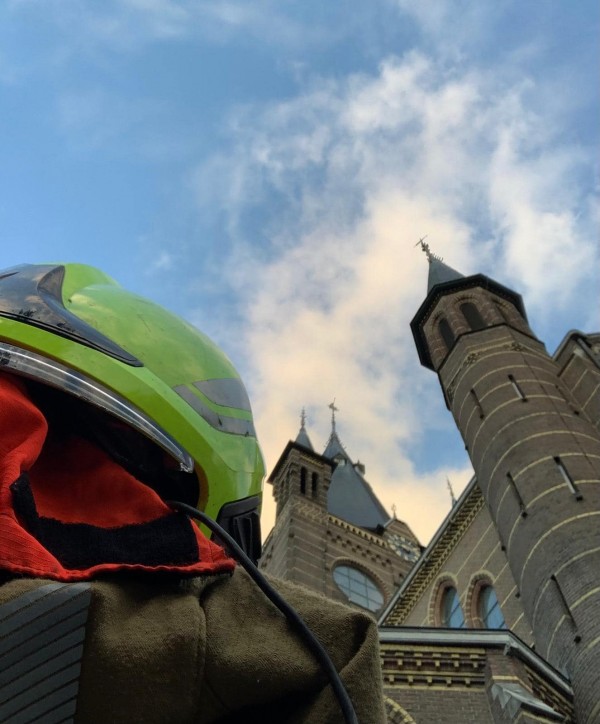 Brandweer test nevelkogel van Oisterwijkse Petruskerk