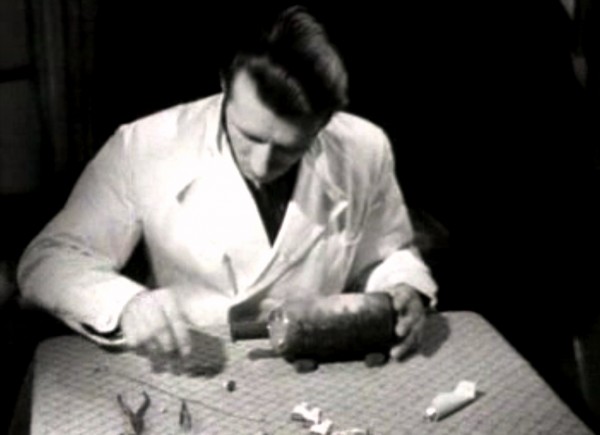 Maand van de Geschiedenis: Miniaturen in glas in ‘nep’ zwart-wit