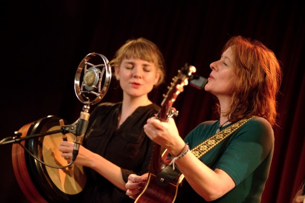 The Lasses & Helen Flaherty Band bij GUO in Tiliander  Oisterwijk