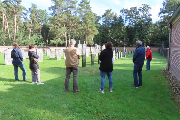 Maand van de Geschiedenis: Rondleiding met gids Joodse Begraafplaats