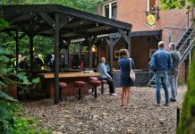 Meerdere mensen naar ziekenhuis na brand in Oisterwijks hotel (Update)