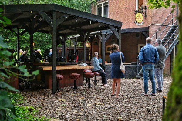 Meerdere mensen naar ziekenhuis na brand in Oisterwijks hotel (Update)