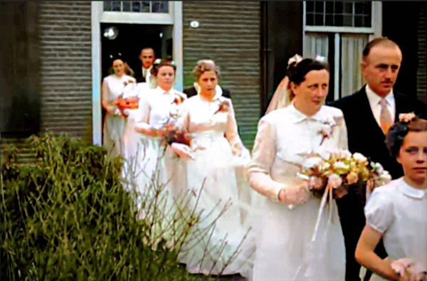 Maand van de Geschiedenis: Nu in zwart-wit én kleur: zesvoudige bruiloft Heukelom 1954 !