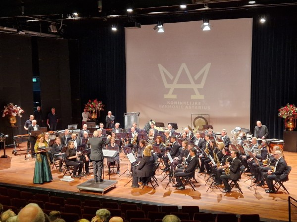 Concert Asterius met afscheid vorige en presentatie nieuwe dirigent