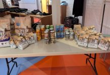 Sociaal Huis ontvangt flinke donatie dierenvoer