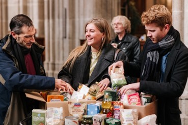 In aanloop naar kerst Samen voor de Voedselbank