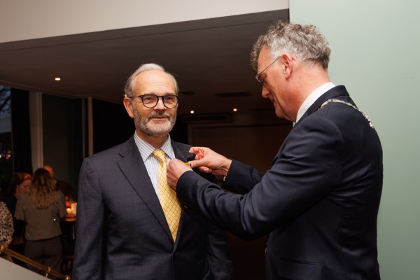 Koninklijke onderscheiding voor Oisterwijker Herman van Roijen