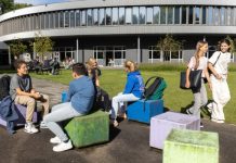 De voordelen van docent Engels zijn op de middelbare school *