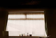 Last van pottenkijkers? Verduisterende gordijnen zijn de oplossing *