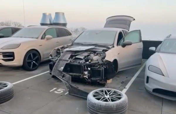 Meerdere auto’s beschadigd na diefstal onderdelen bij Porschecentrum in Oisterwijk