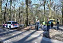 Man gewond naar ziekenhuis na val van paard