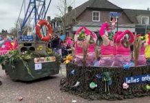 Zanggroep Vocalis viert succesvol debuut in Döllekesgatse optocht